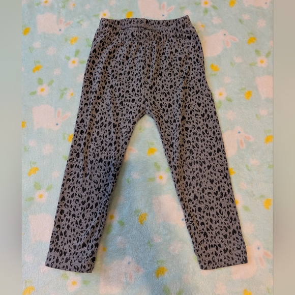 Old Navy Gray and Black Animal Print Leggings - Picture 1 of 4